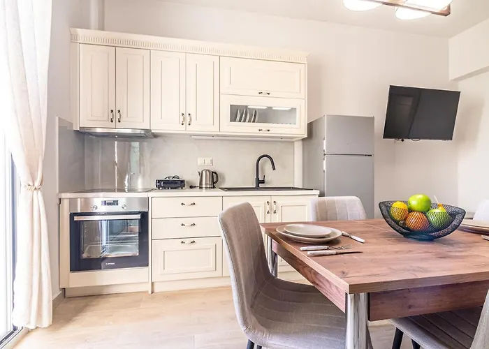 Elegant Suite 2 Near The Beach